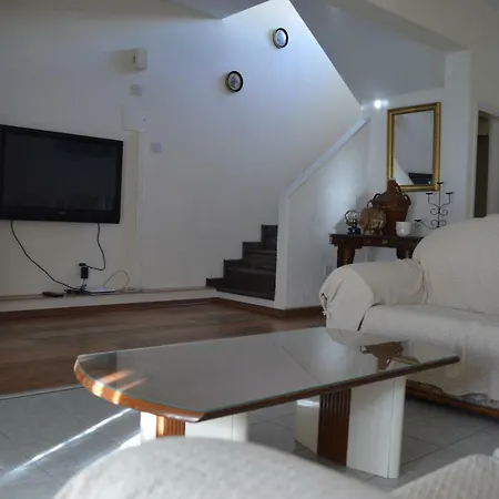 Emilia Cosy House Semesterbostad Larnaca