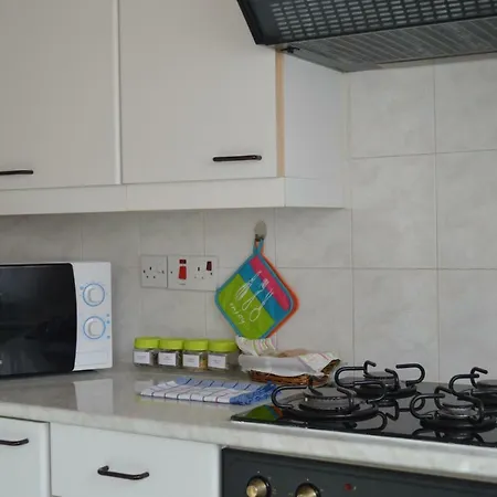 Emilia Cosy House Semesterbostad Larnaca