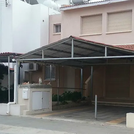 Emilia Cosy House Semesterbostad Larnaca